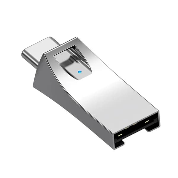 Металлический кард-ридер с разъемами USB A и Type C поддерживает карты объемом до 2 ТБ