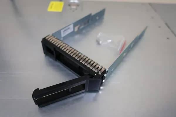 Lenovo Корпусный элемент сервера, черный матовый (SM17A06251)