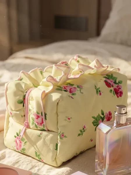 Косметичка тканевая с рюшами Pinterest