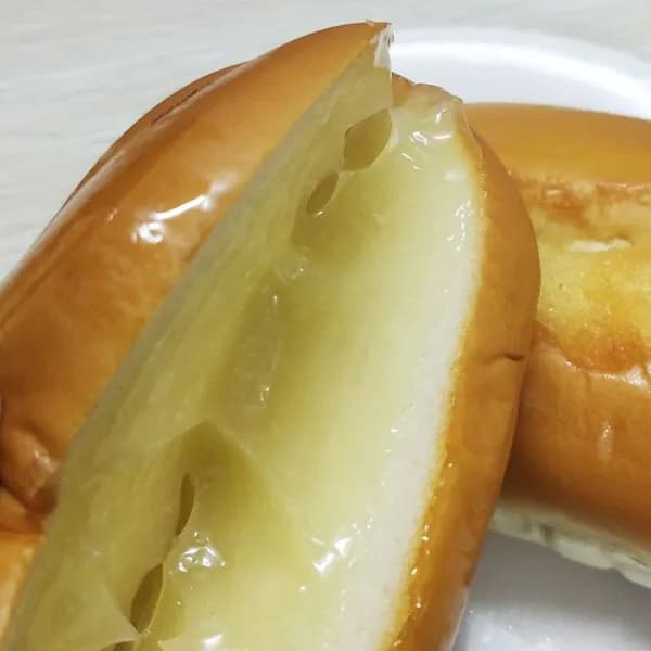 Бутерброды, сэндвичи с сыром и соусом, хлеб с начинкой, выпечка