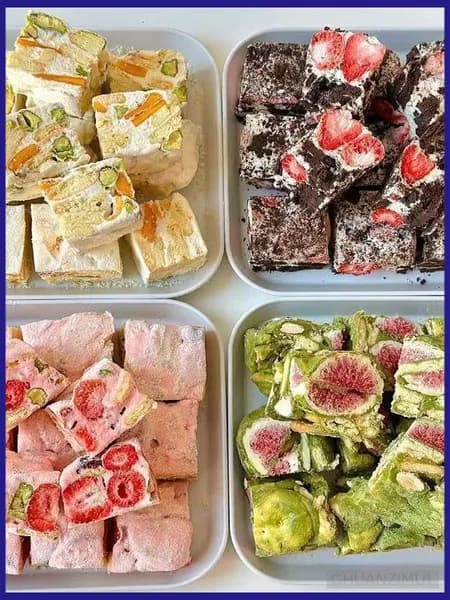 Вкус новогодней сказки! Набор воздушных пирожных с клюквой, 10 шт.