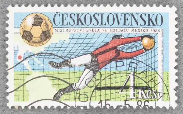 Почтовая марка "FIFA World Cup 1986 - Mexico". Номинал 4 KCs. Ceskoslovensko. 1986 год. (Michel CS 2862)