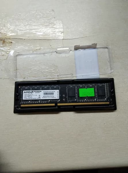 Оперативная память Оперативная память AMD 2GB DDR3, 1 x 2 ГБ ( AMD 2GB)