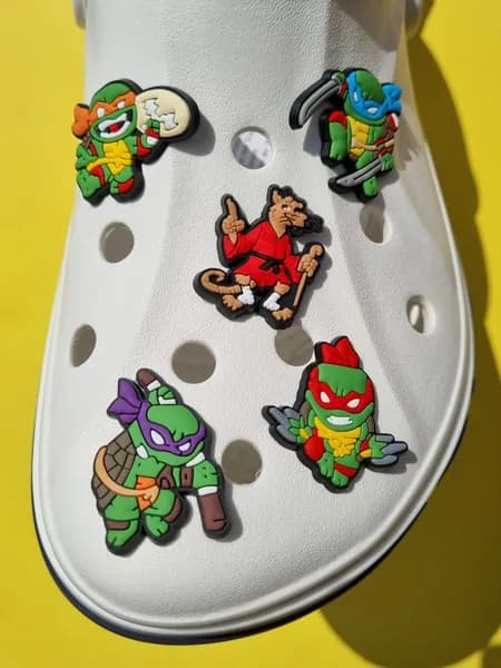 Джибитсы JIBBITZ WORLD набор для кроксов на crocs клипсы Черепашки Ниндзя