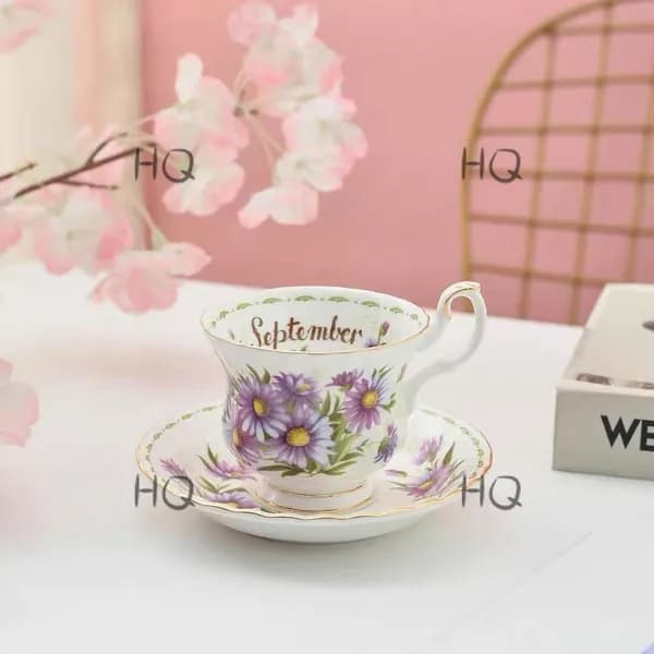 Чайная пара Royal Albert. Серия "Цветок месяца". Англия. Костяной фарфор. Клеймо 70-е гг. Сузуран в мае