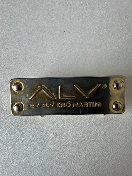 Шильдик настоящий ALV by Alviero Martini с кошелька, брендовая фурнитура, 4х1,5 см