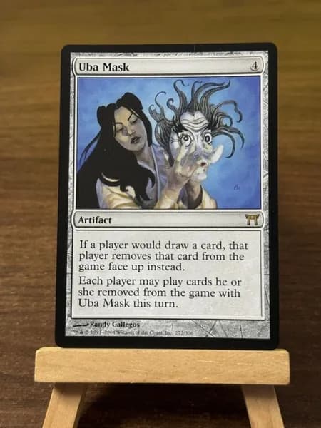 Заголовок: Волшебство в твоих руках: Уникальная карта Magic: The Gathering (MTG) с защитным протектором в подарок!