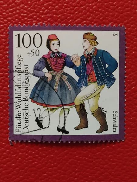 Марка Германия 1993. Благотворительные марки: "Национальные костюмы". Гашение. Редкость. Возможен след наклейки - см фото