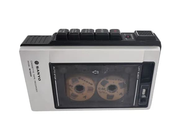 Ретро Кассетный диктофон Sanyo-M1000 1978 год Cassette Tape Recorder. Товар уцененный