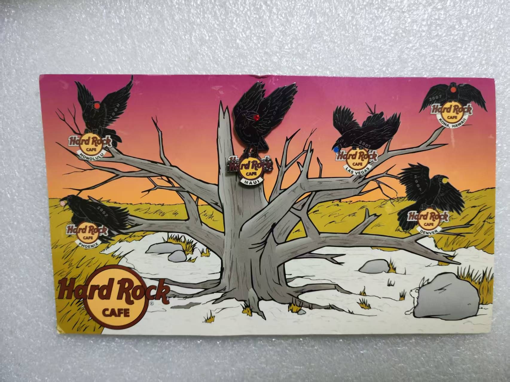 Значок Hard Rock Cafe Maui Southwest Ravens (only 1 pin)