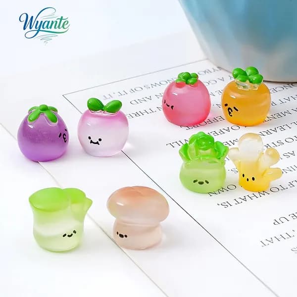 Мини-фигурки овощей из смолы 4 шт, декор на приборную панель авто, 1.5 см