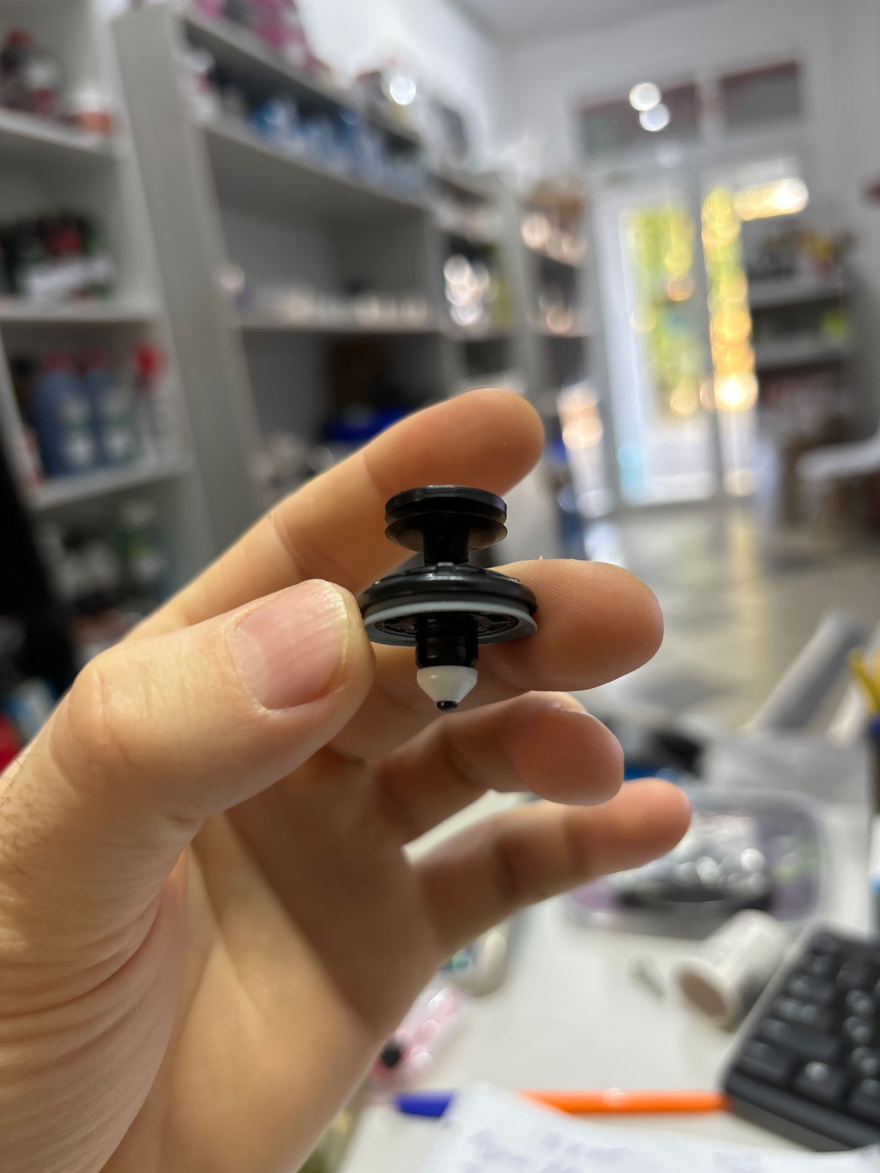 VAG (VW/Audi/Skoda/Seat) Клипса крепежная автомобильная, 1 шт.