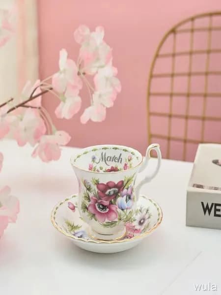 Чайная пара Royal Albert. Серия "Цветок месяца". Англия. Костяной фарфор. Клеймо 70-е гг. Сузуран в мае