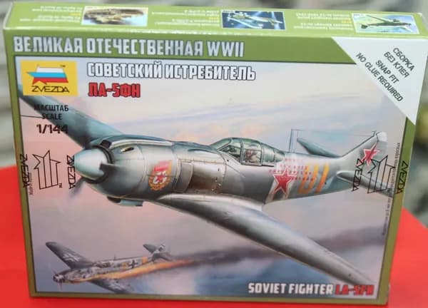 Сборная модель самолета 1:144 Звезда 6255 Советский истребитель Ла-5ФН