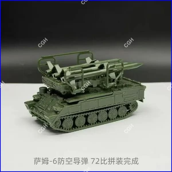 Эксклюзивный 4D конструктор в масштабе 1:72, модель ЗРС 2К12 Куб Сам6, окрашен в военный зеленый цвет, сборка осуществляется без клея из 30 деталей, габариты составляют 9,5 на 4 на 10 см
