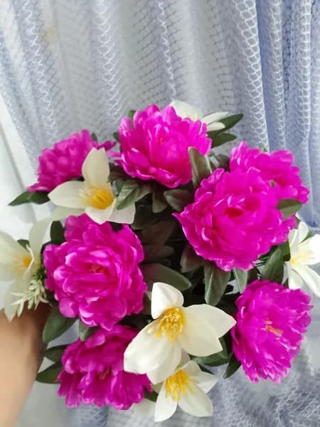 корзина полянка маленькая (35 35 30 см с ножками) из искусственных цветов пиона и орхидеи
