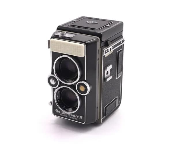 Среднеформатная зеркальная камера Rollei Magic II