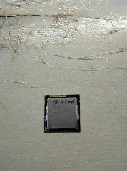 Процессор Процессор Intel Core i3-2100 BOX (без кулера)