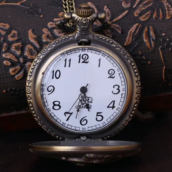 Ретро карманные часы с паровозом