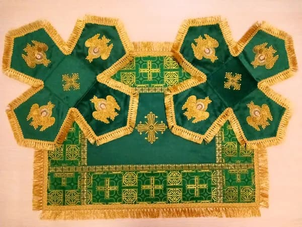 Покровцы из парчи с вышивкой "Ангелы"