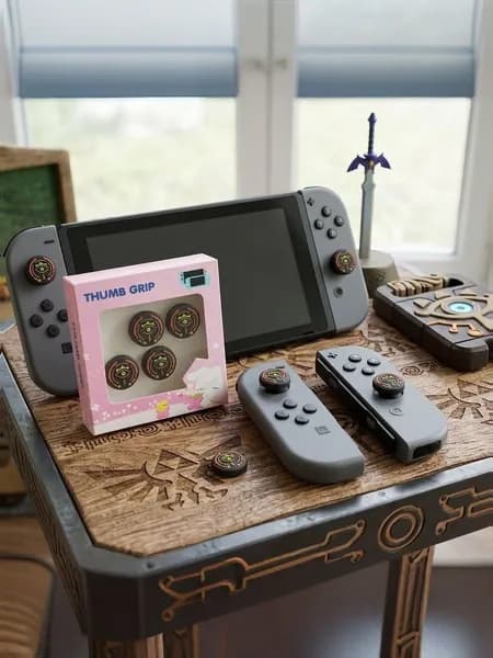 Накладки на стики для Nintendo Switch/OLED/ Lite мягкий силикон, улучшенный хват, The Legend of Zelda, 4 шт.