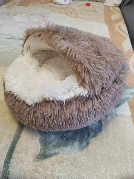 Лежанка закрытая домик для кошек и собак мелких пород