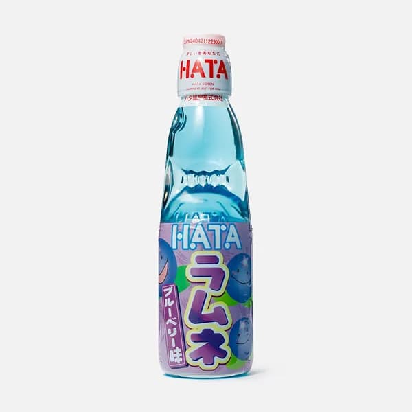 Из Японии: Напиток Hata Kousen Ramune газированный, со вкусом черники, 200 мл