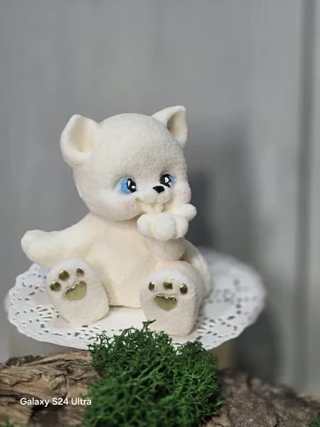 Кошечка белая воздушный поцелуй