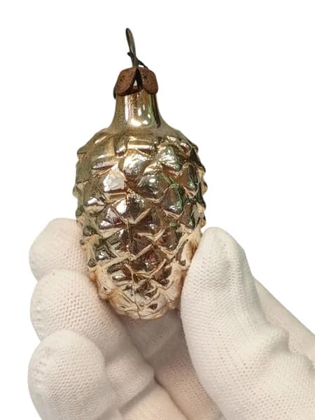 Советская ёлочная игрушка, Шишка золотистая, сделано в СССР.