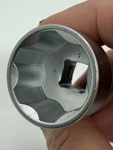 Головка 3/8" 19 мм c профилем SURFACE идеальный для "закисших гаек " глубина 15мм профессиональное качество