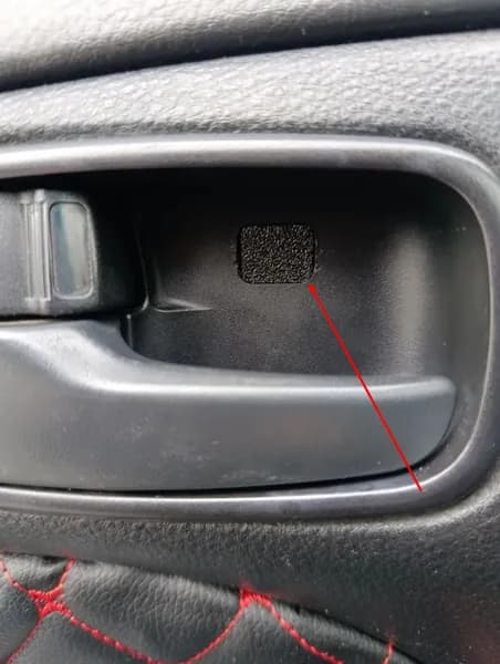 Заглушка внутренней ручки двери Mitsubishi Lancer 9, 2 шт