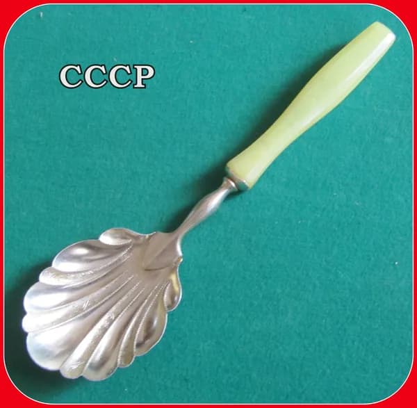 ложка Столовая для икры - СССР . ракушка !