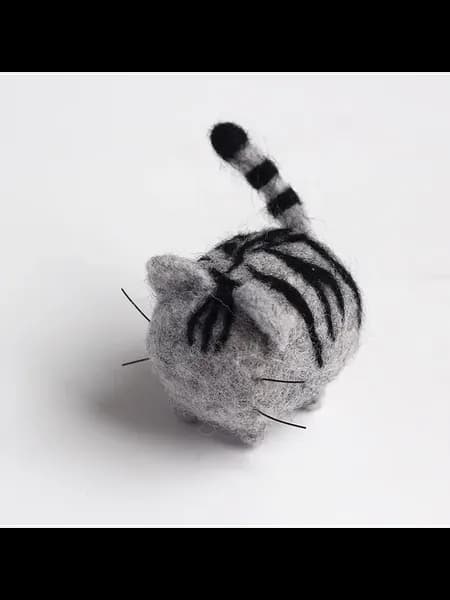 Серый котик из шерсти, валяние