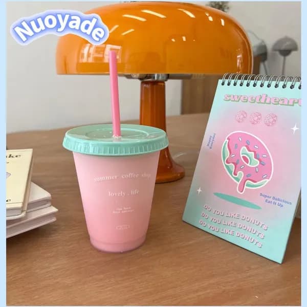 Пластиковая чашка для воды Небольшая летняя кофейня