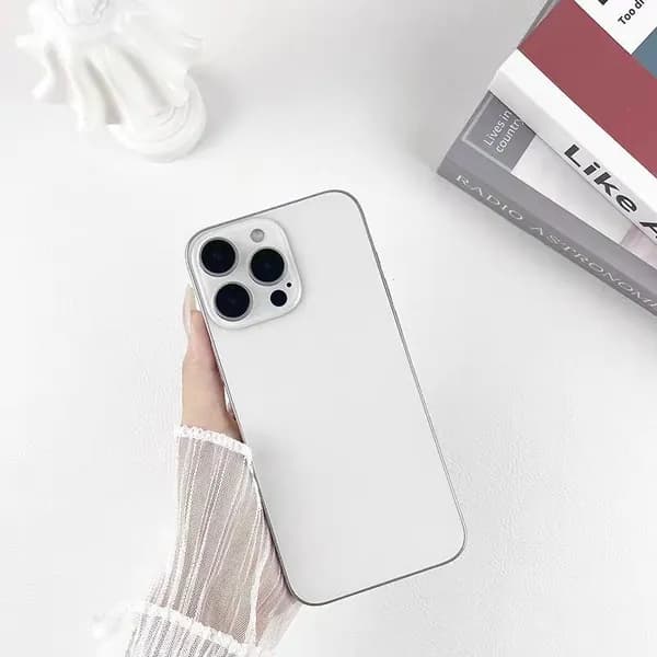 Реалистичная модель смартфона iPhone 16 Pro белый титан (черный экран)
