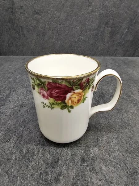 Бокал, кружка Royal Albert "Old Country Roses". Англия. Костяной фарфор. Клеймо 60-е 70-е гг.