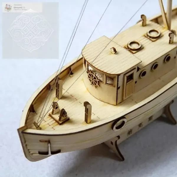 Собранная модель корабля Накс DIY