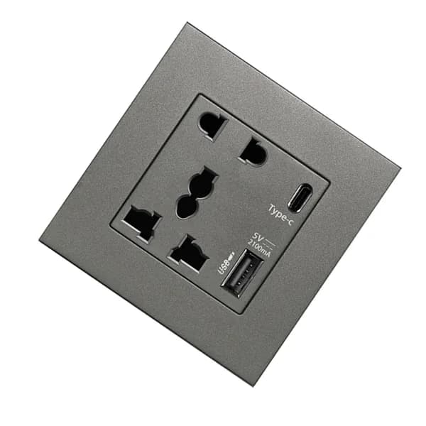 Электрическая розетка c 5 выходами и быстрой зарядкой USB Type-C