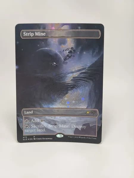 Заголовок: Волшебство в твоих руках: Уникальная карта Magic: The Gathering (MTG) с защитным протектором в подарок!