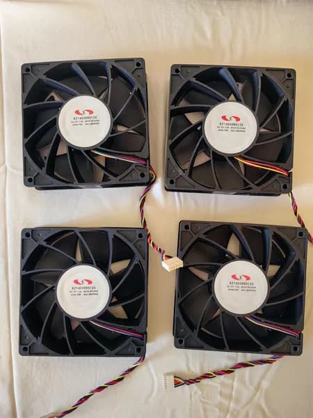 Вентилятор,кулер для Whatsmainer KZ14038B012U 6pin, 140x140