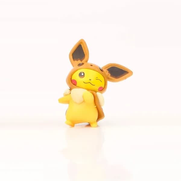 Экшн-Фигурка покемон Пикачу-Иви. Игрушка Pokemon Pikachu-Eevee антистресс. Статуэтка для покебола. Аниме-модель для мальчиков, девочек, малышей и детей. Подарок на новый год и день рождения