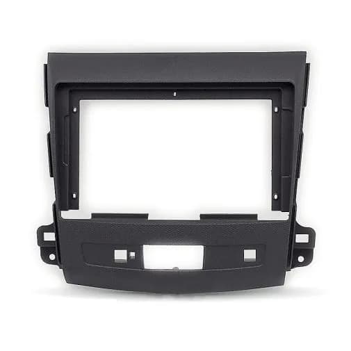 Рамка переходная для Mitsubishi Outlander 2 XL 2006-2012 для магнитолы на 9 дюймов / пластиковая панель торпедо