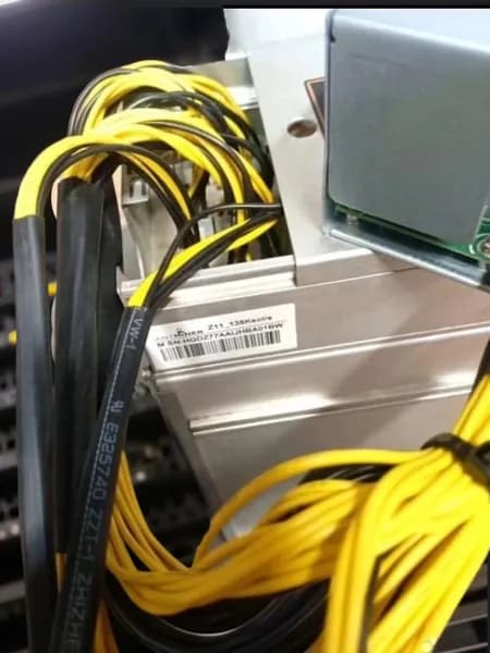Асик Майнер, 546руб.в сутки, miner Z11 135Ksol/s с оригинальным блоком питания. Тихий, подходит для квартиры.Капает монету Zcash(ZEC)