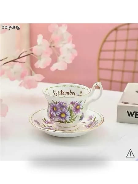 Чайная пара Royal Albert, серия "Цветок месяца", костяной фарфор, Англия, клеймо 70-е гг.
