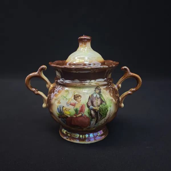 Сахарница винтажная, СССР. Фарфор с крышкой, декоративная роспись, перламутровый декор