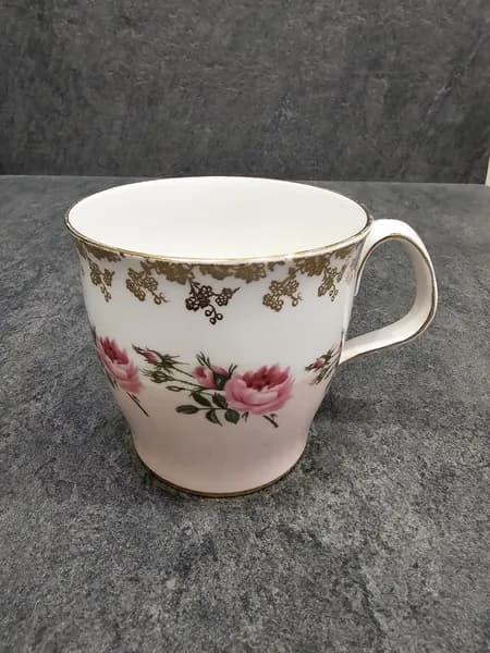 Бокал, кружка Royal Albert. Англия. Костяной фарфор. Клеймо 70-е гг.