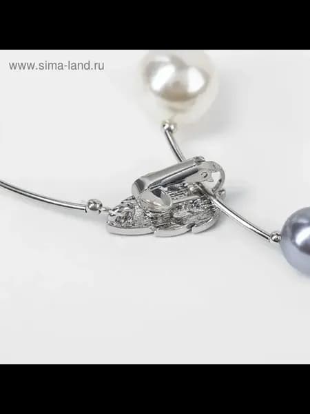 Стильные бусы с шариками в нейтральных оттенках
