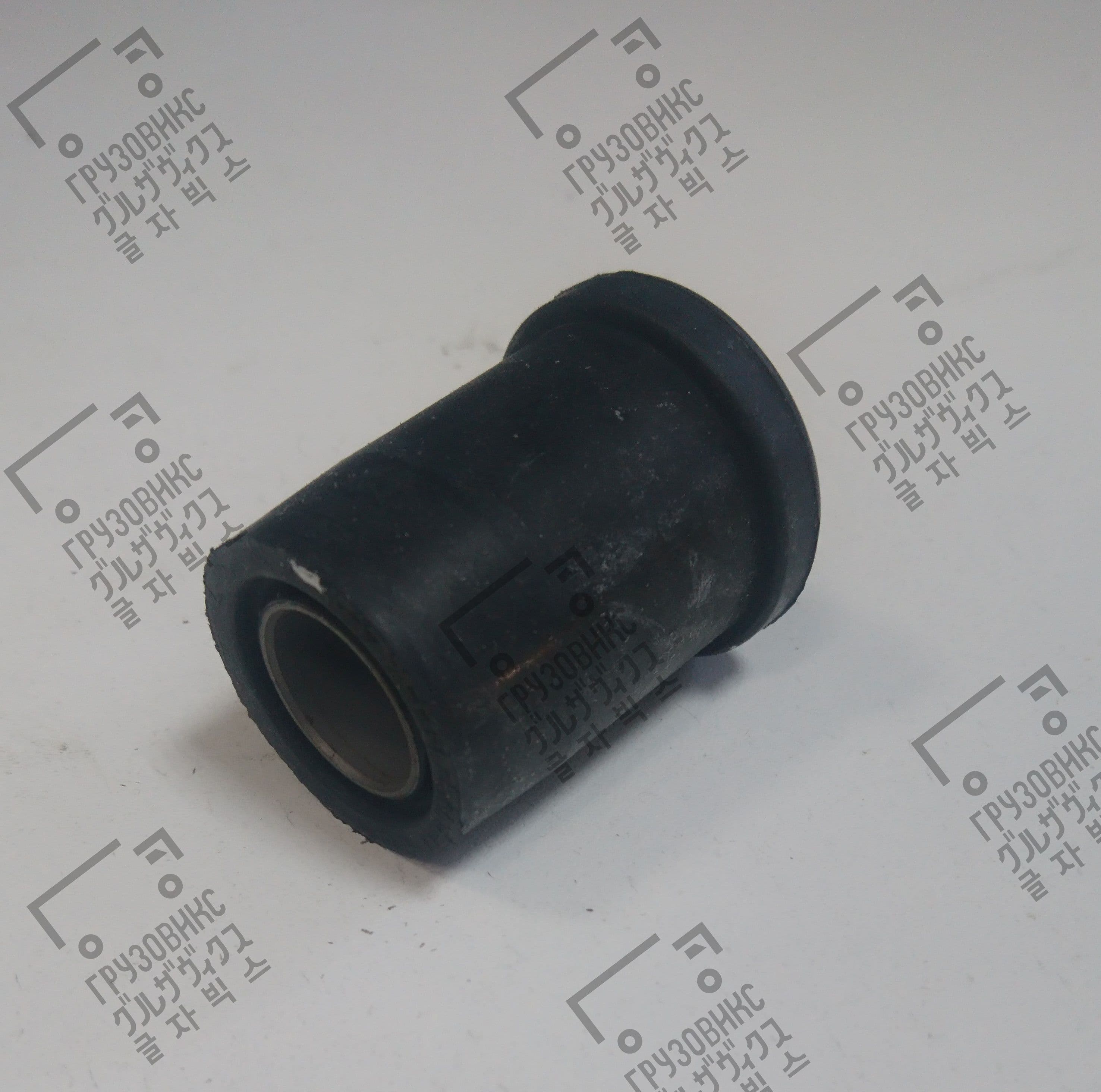 01358-28330 Втулка рессоры задней, HYUNDAI (Корея)