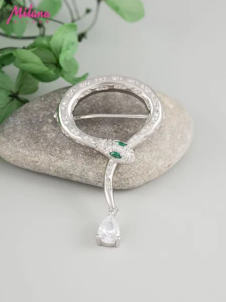 Брошь из серебра с фианитом