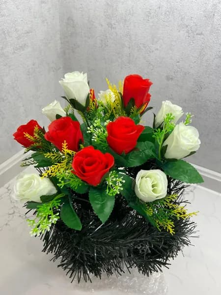 Корзина ритуальная из искусcтвенных цветов "Роза" средняя, Цветы искусственные на кладбище